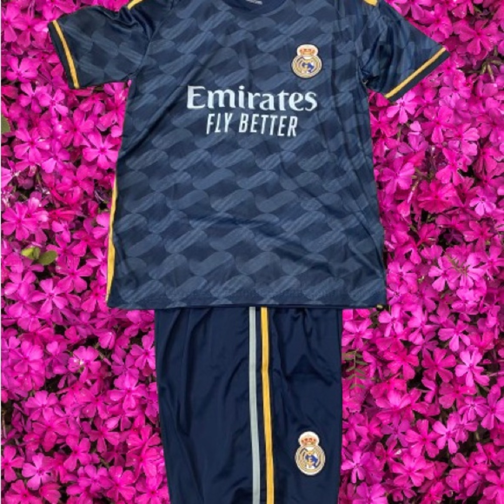Real madrid Vini jr jersey set youth black.